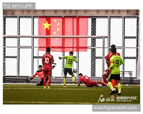 聚焦绿茵场以足球巨星为核心展现热血拼搏与荣耀时刻